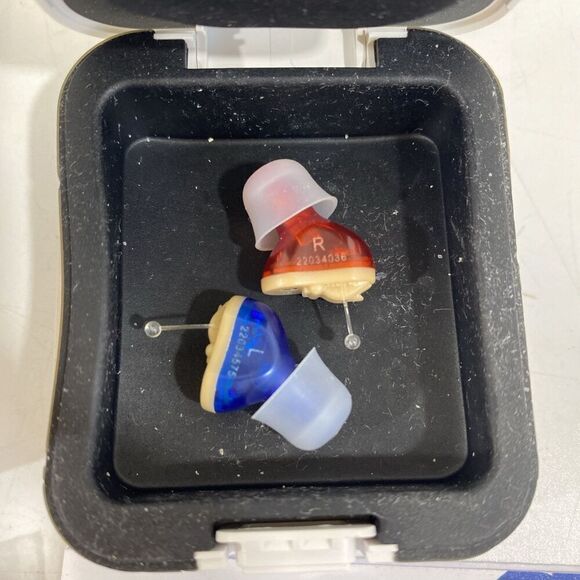 Hue hearing Hearing Aid Pair In Original Case And Box With Tools - Picture 3 of 5